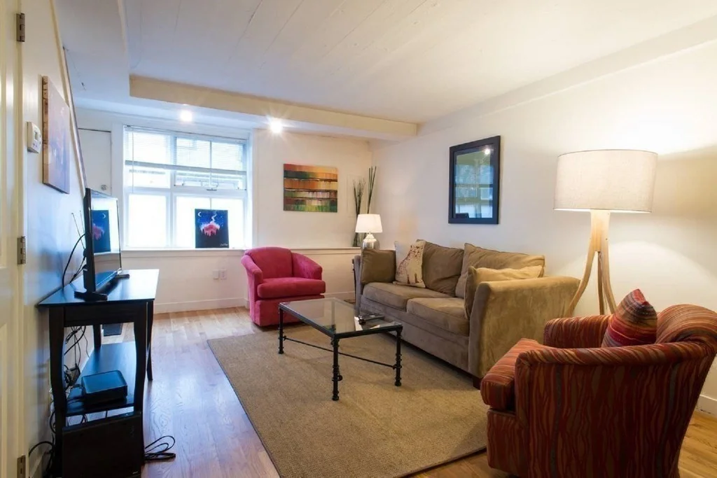 2 bed, 1 bath apartment for rent at 28 Piedmont St Unit 28, Bay Village — photo 2 of 12