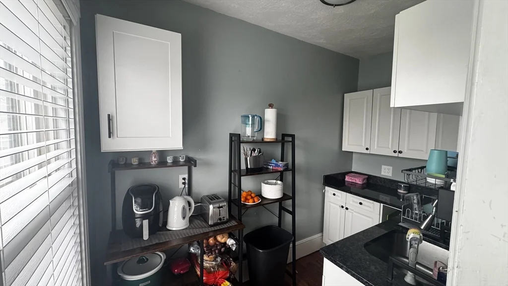 3 bed, 1 bath apartment for rent at 28 Pine Unit C, Attleboro — photo 7 of 9
