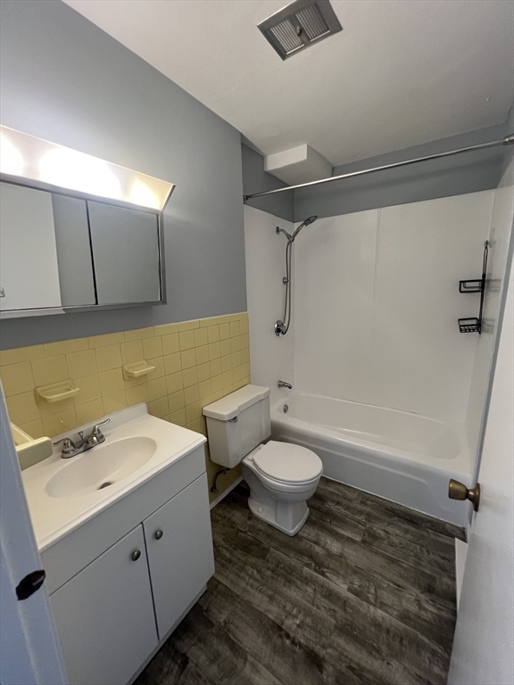 1 bed, 1 bath apartment for rent at 28 Pond St Unit 1, Weymouth — photo 3 of 14