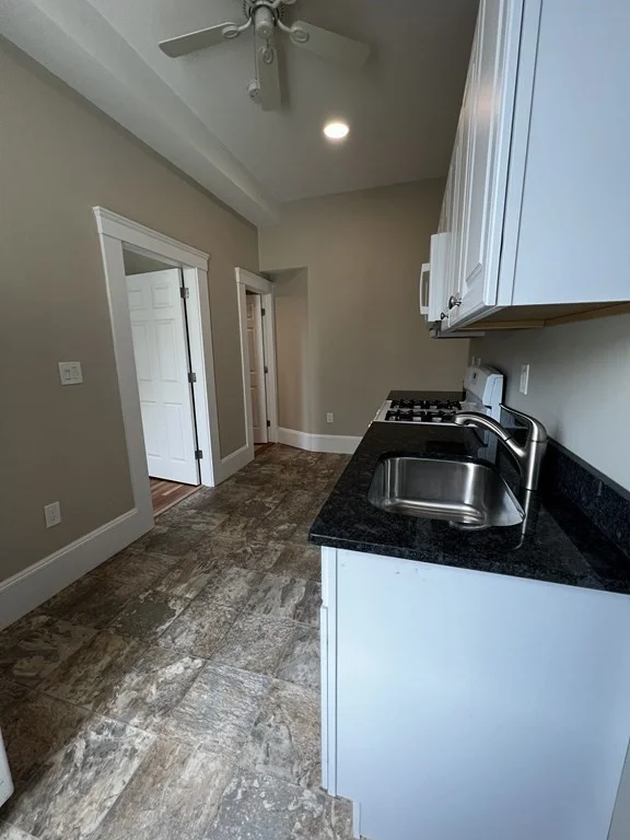 2 bed, 1 bath apartment for rent at 28 Poplar St Unit 4, Danvers — photo 2 of 20