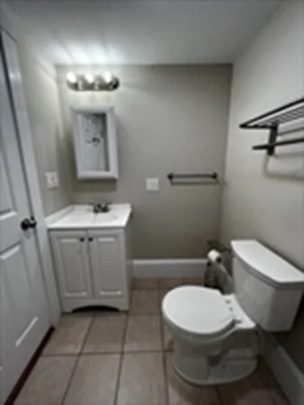 2 bed, 1 bath apartment for rent at 28 Poplar St Unit 4, Danvers — photo 7 of 20