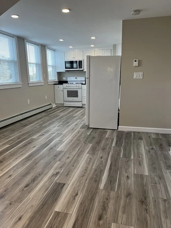 Studio bed, 1 bath apartment for rent at 28 Poplar St Unit 8, Danvers — photo 6 of 11