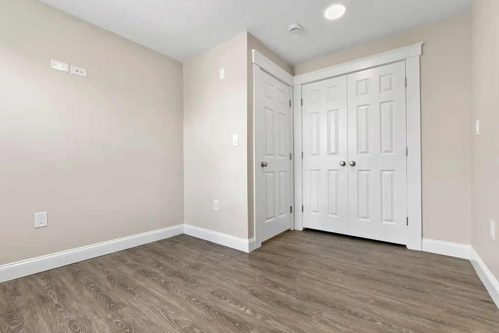 1 bed, 1 bath apartment for rent at 28 Poplar St Unit 9, Danvers — photo 17 of 19