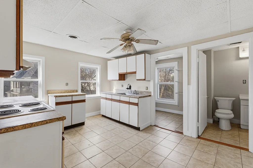 3 bed, 1 bath apartment for rent at 28 Prospect St Unit 2, Brockton — photo 8 of 11