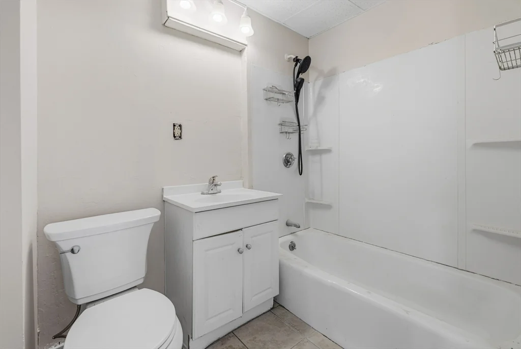 3 bed, 1 bath apartment for rent at 28 Prospect St Unit 2, Brockton — photo 10 of 11
