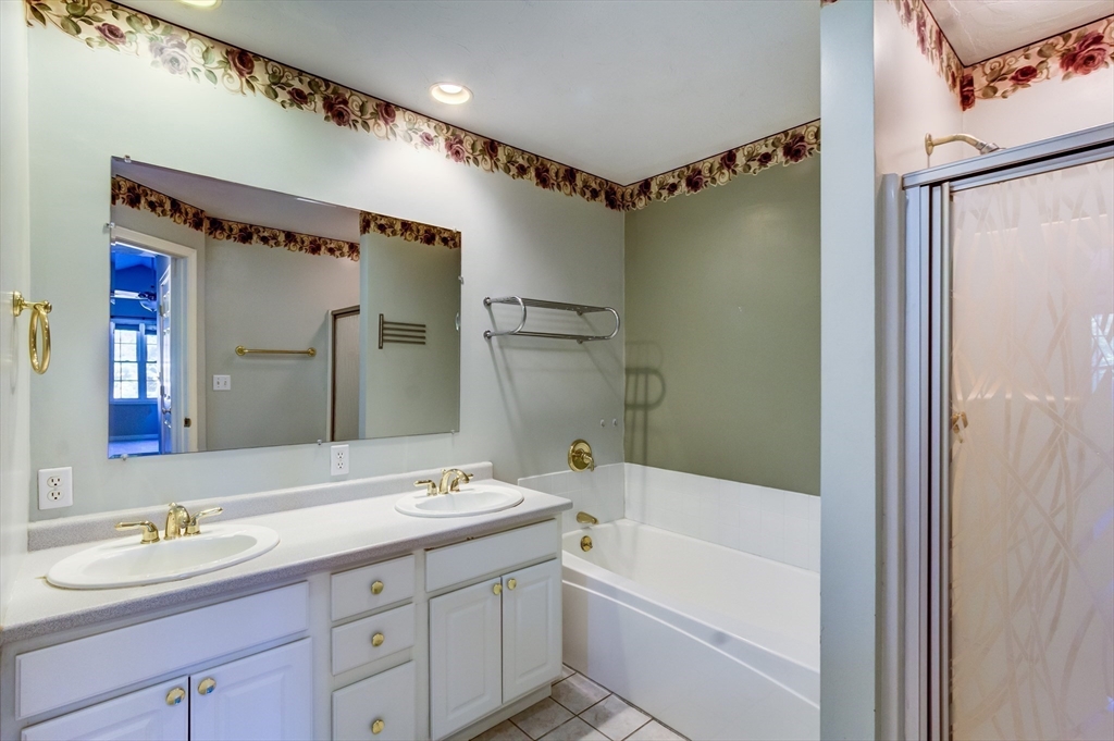 3 bed, 2 bath apartment for rent at 28 Ptarmigan Dr Unit 28, Shrewsbury — photo 21 of 30