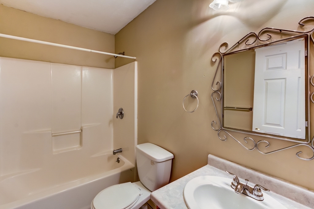 3 bed, 2 bath apartment for rent at 28 Ptarmigan Dr Unit 28, Shrewsbury — photo 26 of 30