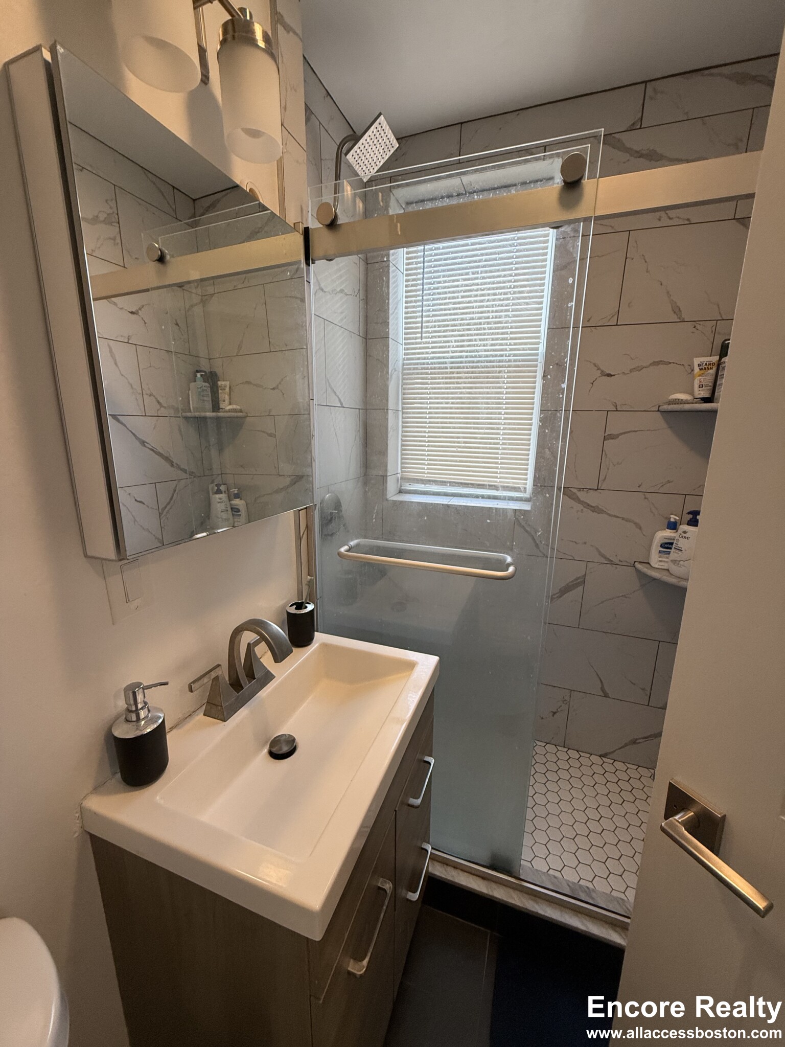 2 bed, 1 bath apartment for rent at 28 Queensberry St Unit 15, Fenway — photo 4 of 10