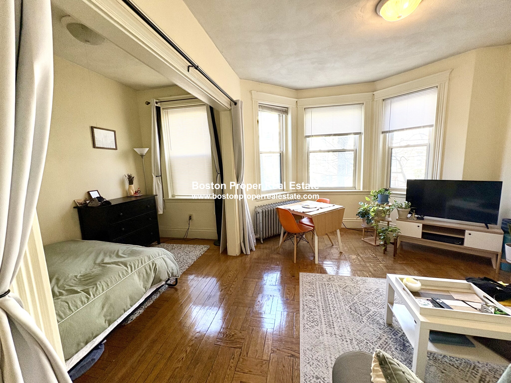 Studio bed, 1 bath apartment for rent at 28 Queensberry St Unit 4, Fenway
