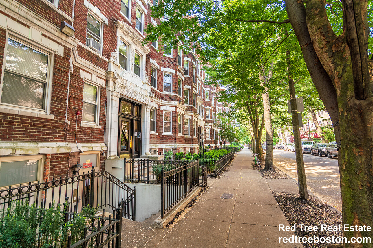 1 bed, 1 bath apartment for rent at 28 Queensberry St Unit 7, Fenway — photo 2 of 4