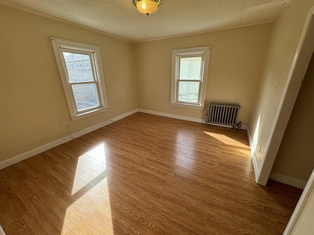 3 bed, 1 bath apartment for rent at 28 Quincy St Unit 2, Spring Hill — photo 1 of 8