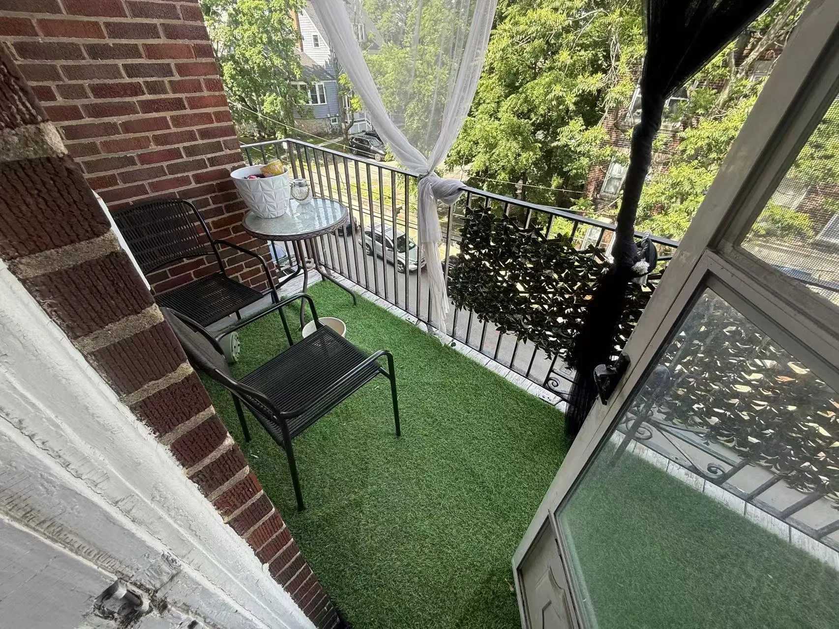 Studio bed, 1 bath apartment for rent at 28 Quint Ave Unit 34, Allston — photo 4 of 8