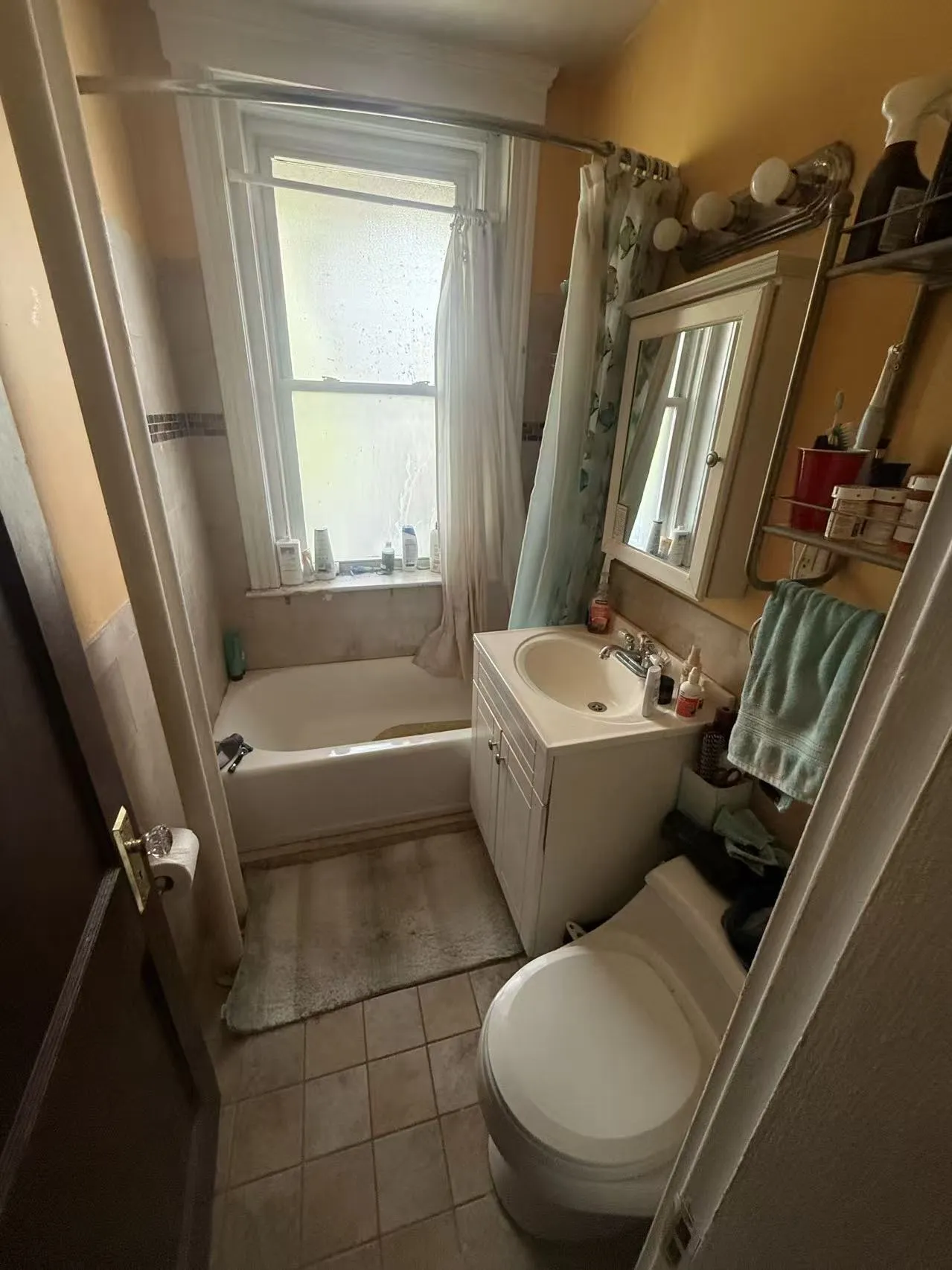 Studio bed, 1 bath apartment for rent at 28 Quint Ave Unit 34, Allston — photo 6 of 8
