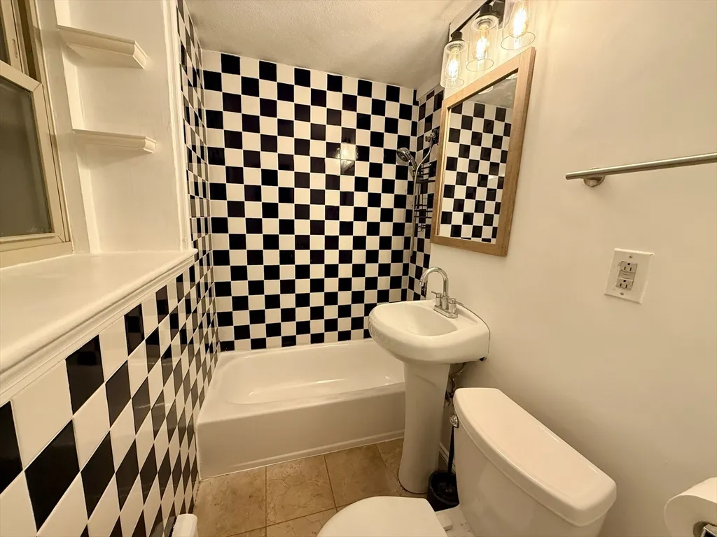 3 bed, 1 bath apartment for rent at 28 Ransom Rd Unit 12-AB, Brighton — photo 6 of 17