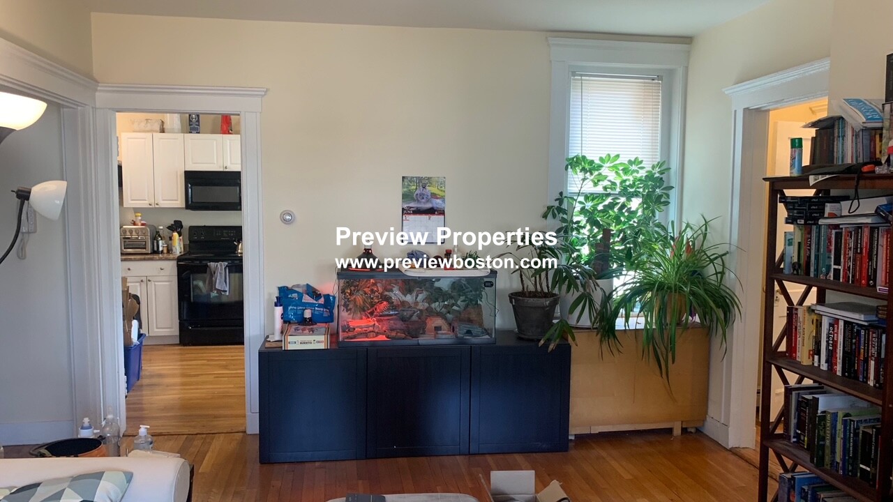 2 bed, 1 bath apartment for rent at 28 Ransom Rd Unit 5P, Brighton — photo 7 of 9