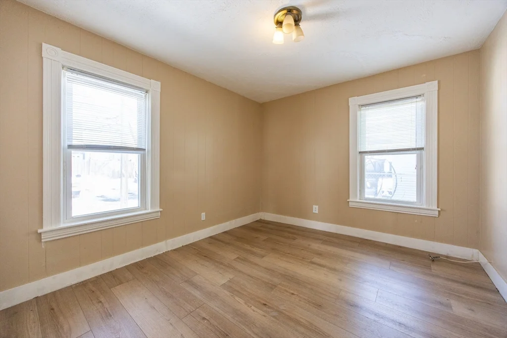3 bed, 1 bath apartment for rent at 28 Richmond St Unit 3, Blackstone — photo 19 of 32