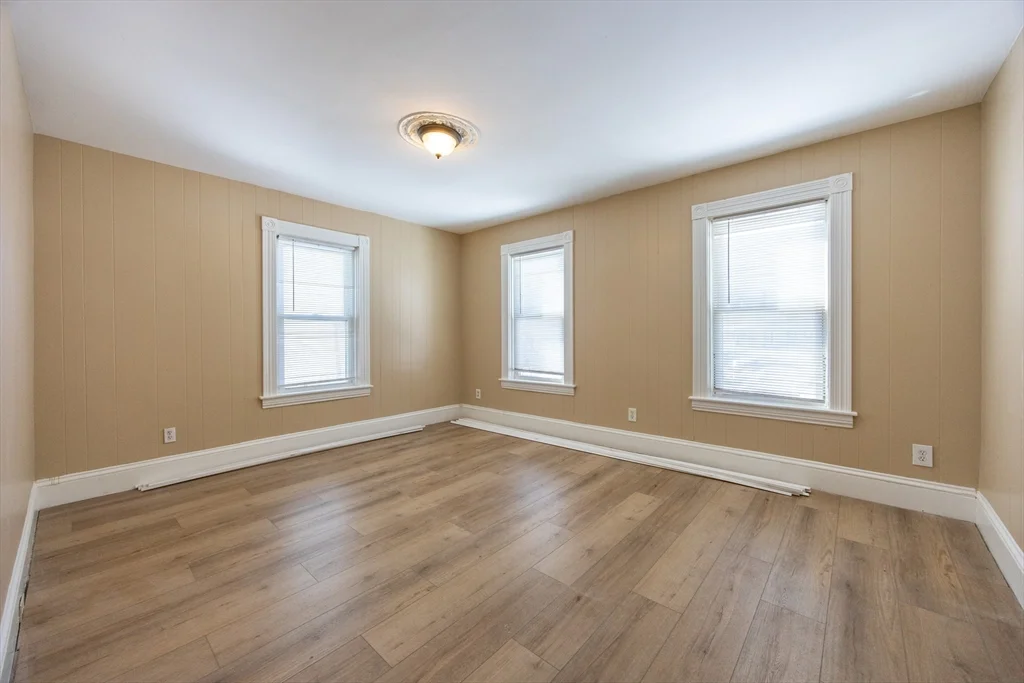 3 bed, 1 bath apartment for rent at 28 Richmond St Unit 3, Blackstone — photo 21 of 32