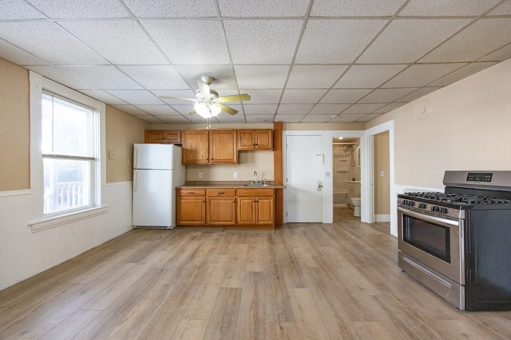 3 bed, 1 bath apartment for rent at 28 Richmond St Unit 3, Blackstone — photo 14 of 32