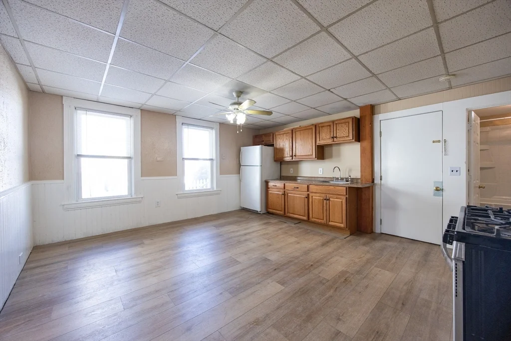 3 bed, 1 bath apartment for rent at 28 Richmond St Unit 3, Blackstone — photo 8 of 32