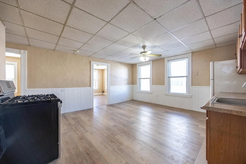 3 bed, 1 bath apartment for rent at 28 Richmond St Unit 3, Blackstone — photo 6 of 32