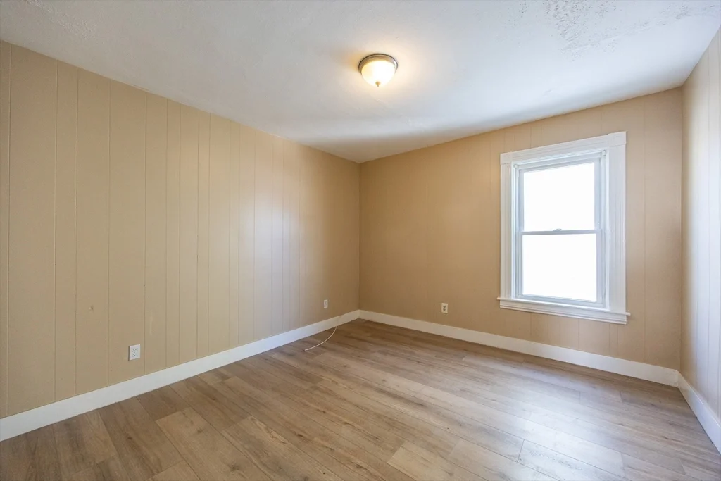 3 bed, 1 bath apartment for rent at 28 Richmond St Unit 3, Blackstone — photo 24 of 32