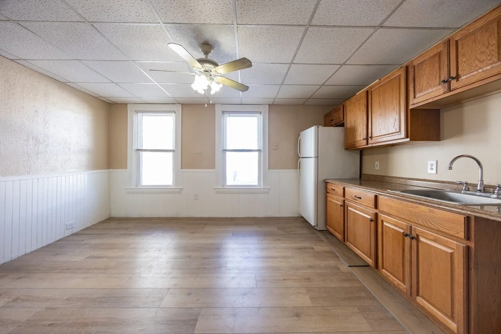 3 bed, 1 bath apartment for rent at 28 Richmond St Unit 3, Blackstone — photo 13 of 32