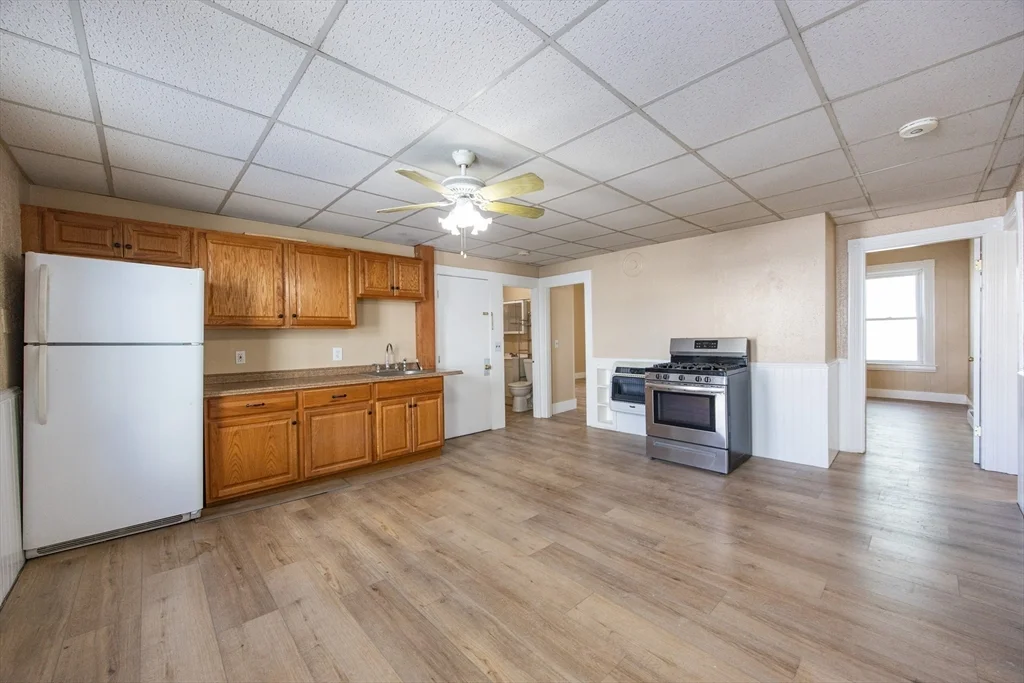 3 bed, 1 bath apartment for rent at 28 Richmond St Unit 3, Blackstone — photo 10 of 32