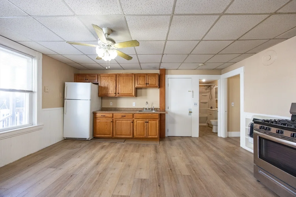 3 bed, 1 bath apartment for rent at 28 Richmond St Unit 3, Blackstone — photo 9 of 32