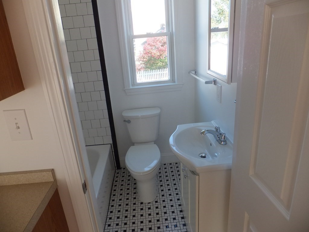 1 bed, 1 bath apartment for rent at 28 River St Unit 1, Quincy — photo 8 of 11
