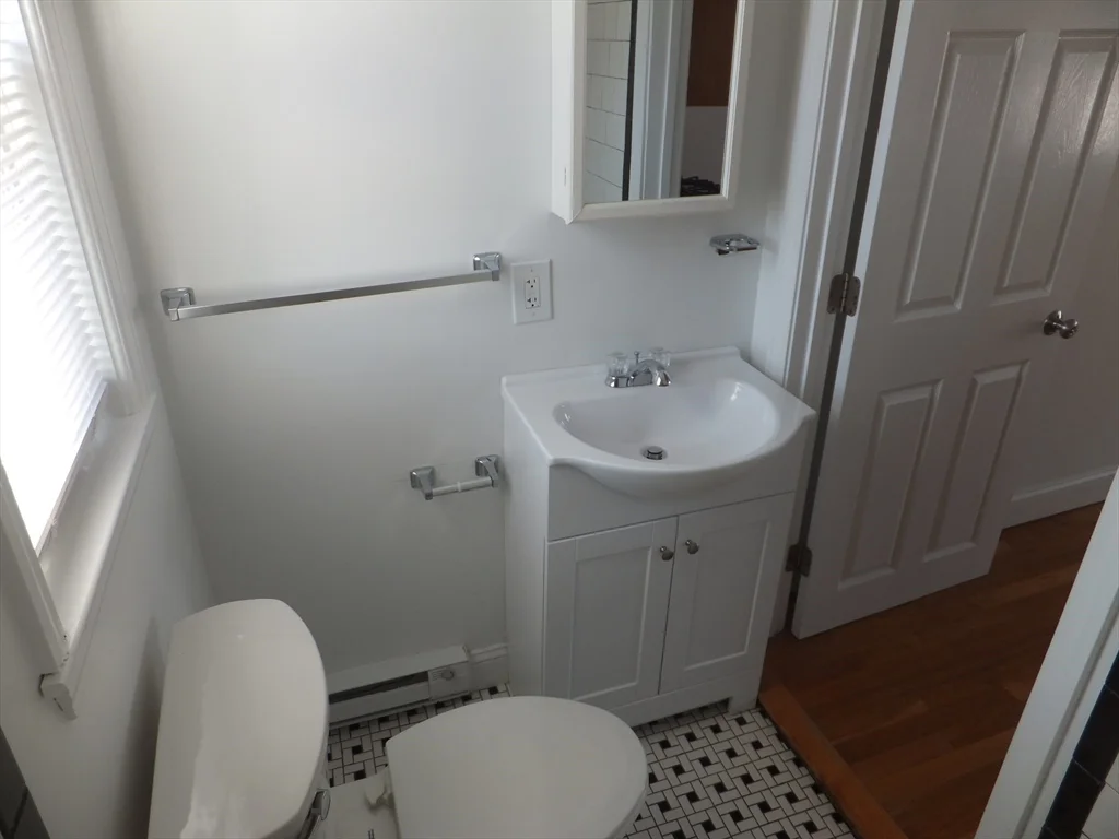 1 bed, 1 bath apartment for rent at 28 River St Unit 1, Quincy — photo 8 of 13