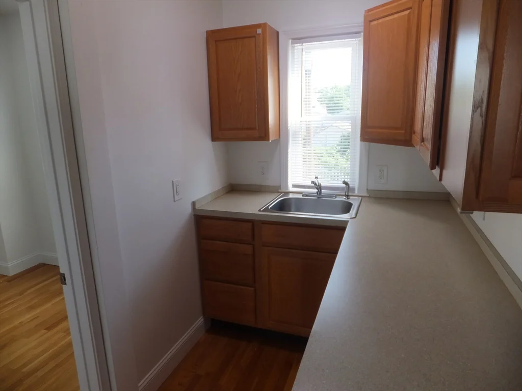 1 bed, 1 bath apartment for rent at 28 River St Unit 1, Quincy — photo 9 of 13