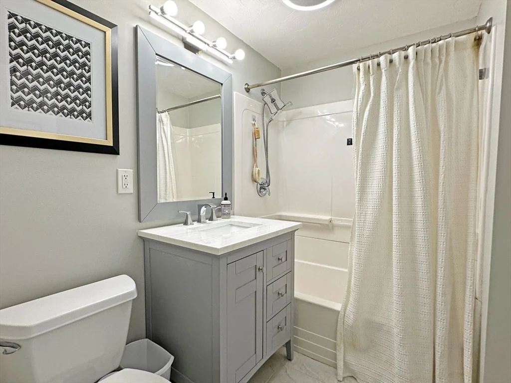 3 bed, 2 bath apartment for rent at 28 Robbins St Unit 3, South Waltham — photo 10 of 13