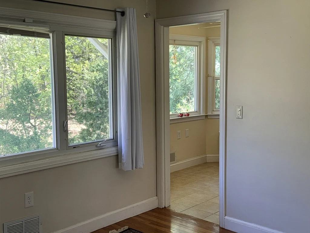 3 bed, 2 bath apartment for rent at 28 Robinhood Rd, Natick — photo 15 of 29