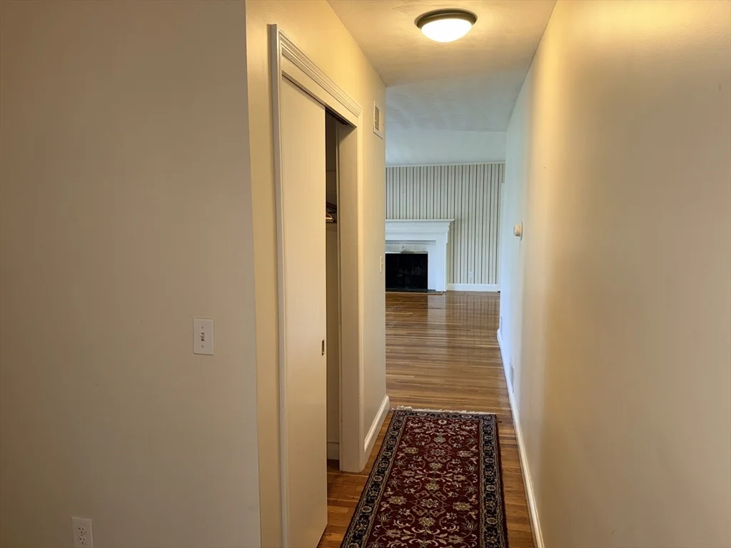3 bed, 2 bath apartment for rent at 28 Robinhood Rd, Natick — photo 22 of 29
