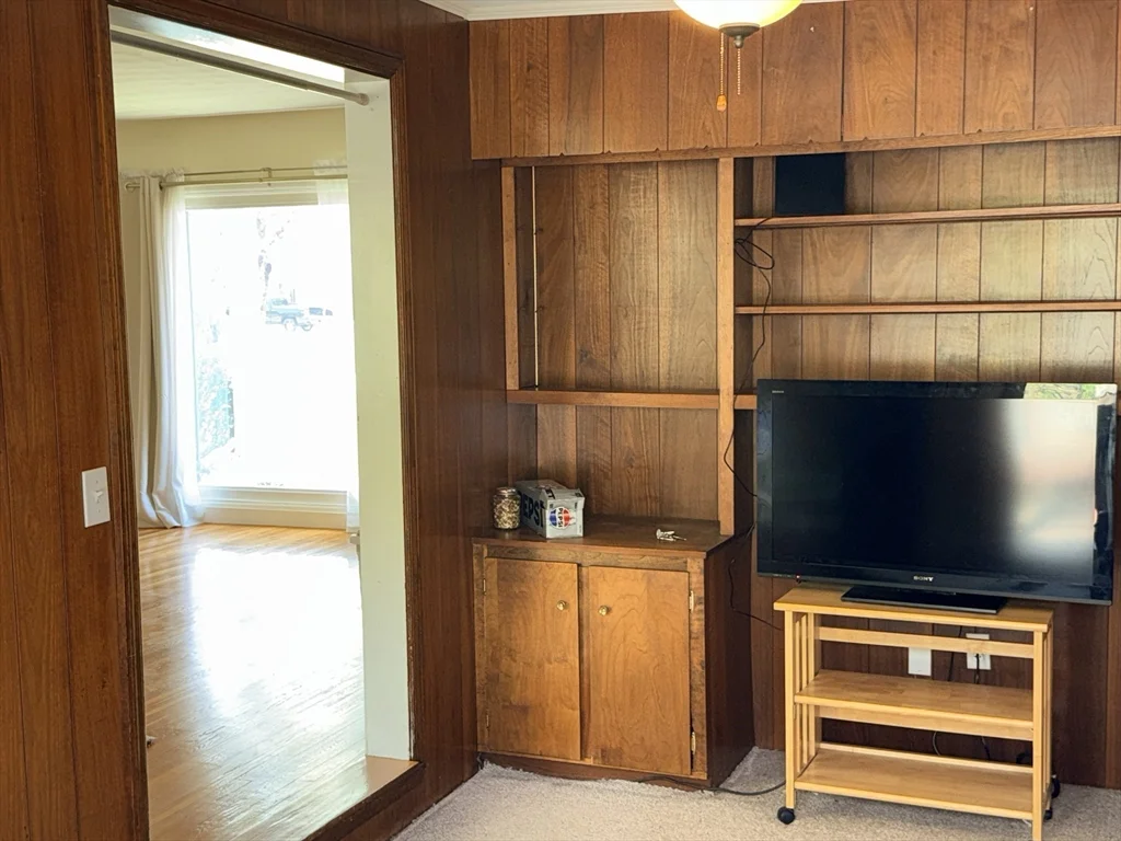 3 bed, 2 bath apartment for rent at 28 Robinhood Rd, Natick — photo 27 of 29