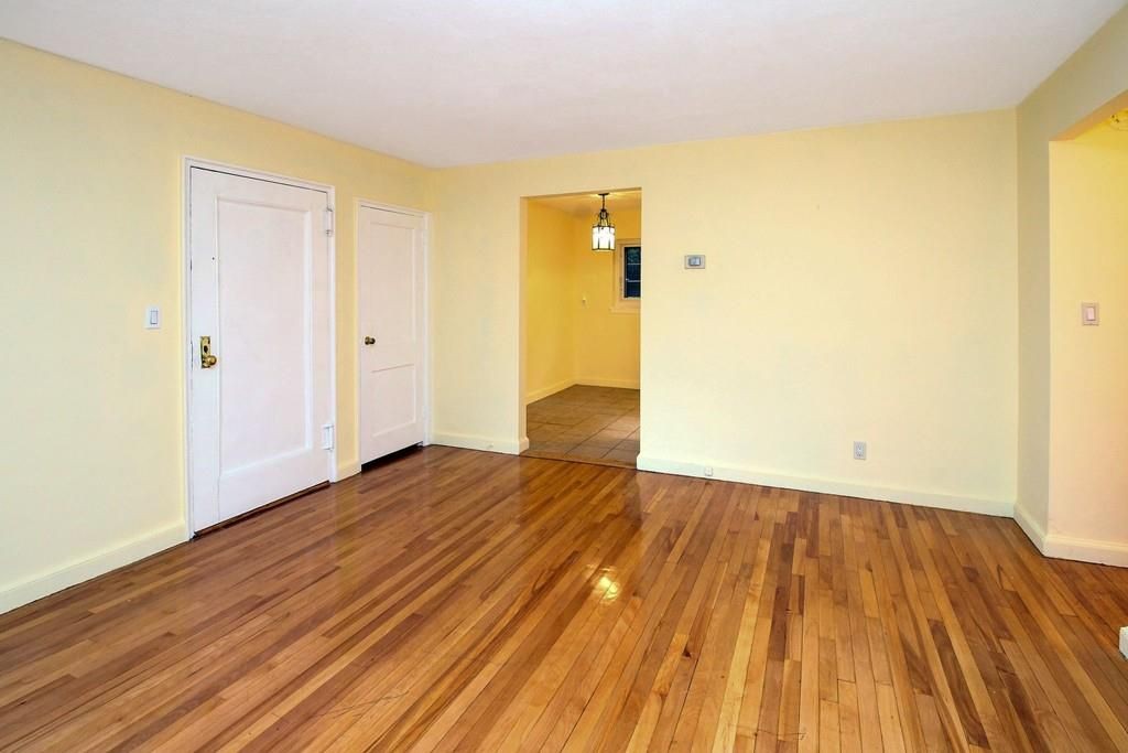 2 bed, 1 bath apartment for rent at 28 Saint Paul St Unit 2, Coolidge Corner — photo 3 of 13
