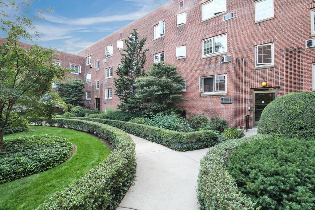 2 bed, 1 bath apartment for rent at 28 Saint Paul St Unit 2, Coolidge Corner — photo 12 of 13
