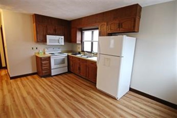 1 bed, 1 bath apartment for rent at 28 Salem St Unit 2F, Wakefield — photo 4 of 11