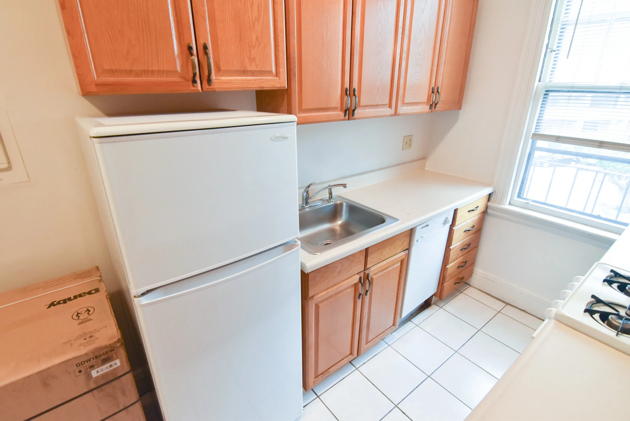 Studio bed, 1 bath apartment for rent at 28 Sidlaw Rd Unit 11, Brighton — photo 2 of 10