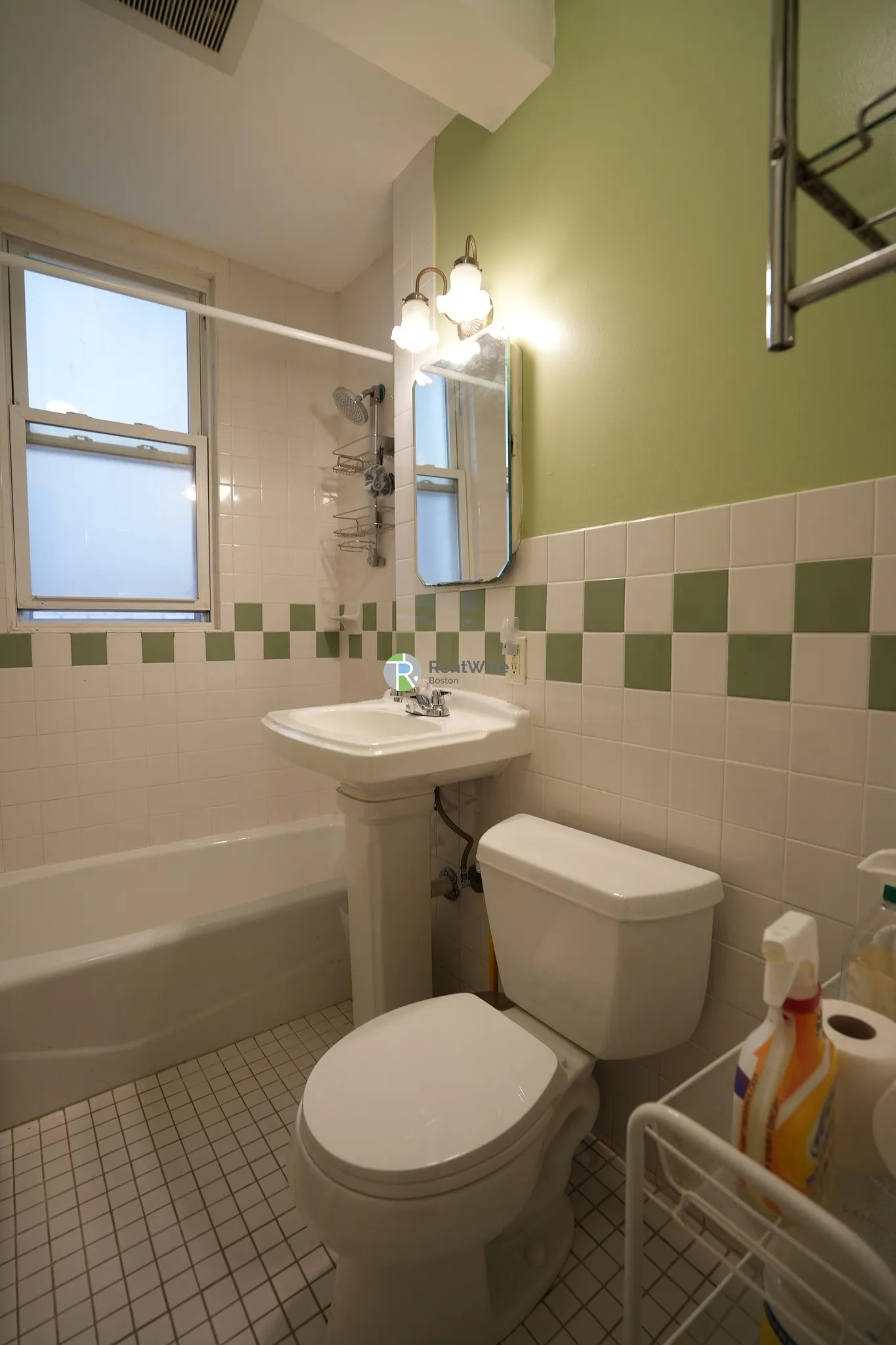 1 bed, 1 bath apartment for rent at 28 Sidlaw Rd Unit 2, Brighton — photo 5 of 25