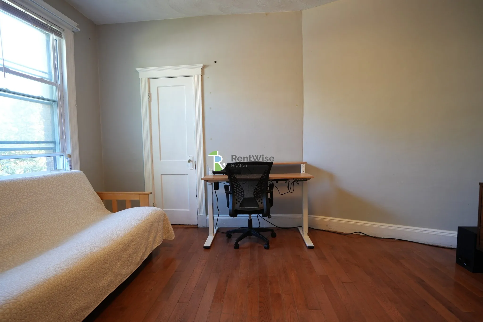 1 bed, 1 bath apartment for rent at 28 Sidlaw Rd Unit 2, Brighton — photo 3 of 25