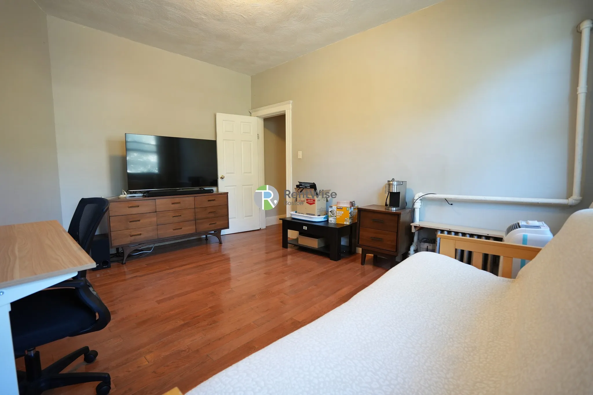 1 bed, 1 bath apartment for rent at 28 Sidlaw Rd Unit 3, Brighton — photo 4 of 14