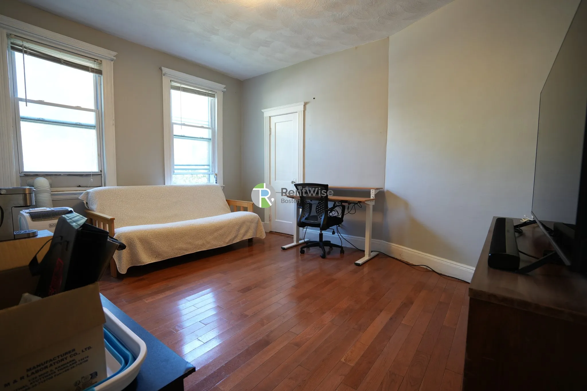 1 bed, 1 bath apartment for rent at 28 Sidlaw Rd Unit 3, Brighton — photo 2 of 14
