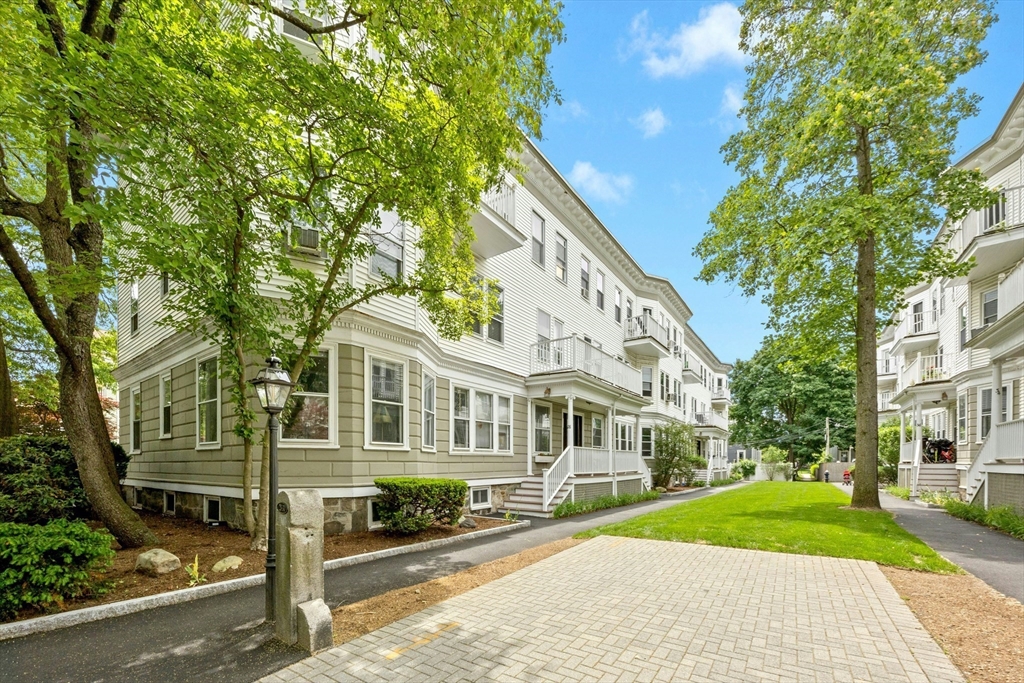 3 bed, 1 bath apartment for rent at 28 Stanton Rd Unit 6, Brookline — photo 25 of 29
