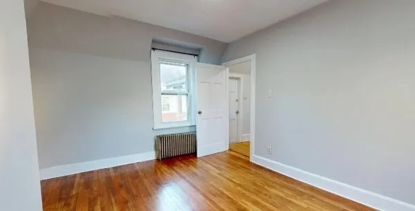 7 bed, 2 bath apartment for rent at 28 Sumner Unit Street, Dorchester — photo 12 of 16