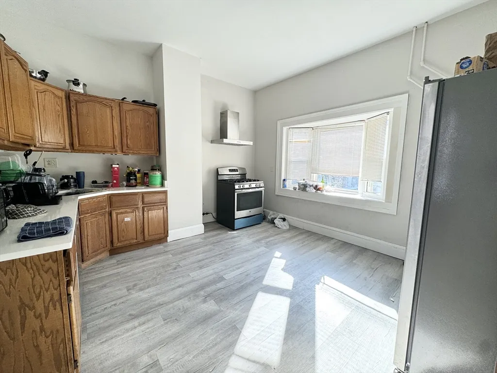 7 bed, 2 bath apartment for rent at 28 Sumner Unit Street, Dorchester — photo 1 of 16