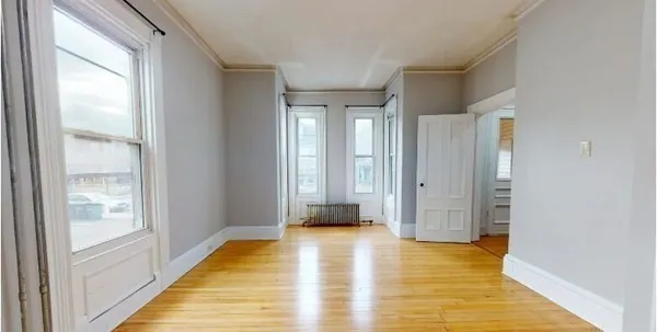 7 bed, 2 bath apartment for rent at 28 Sumner Unit Street, Dorchester — photo 9 of 16