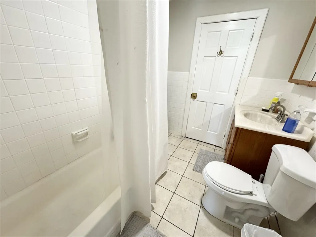 7 bed, 2 bath apartment for rent at 28 Sumner Unit Street, Dorchester — photo 15 of 16