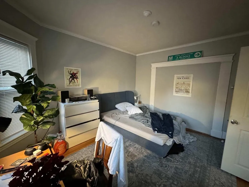 4 bed, 1 bath apartment for rent at 28 Sunset Rd Unit 1, Teele Square — photo 9 of 26