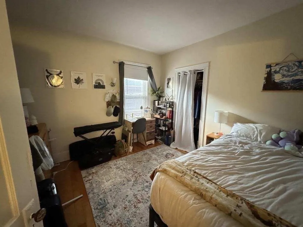 4 bed, 1 bath apartment for rent at 28 Sunset Rd Unit 1, Teele Square — photo 10 of 26